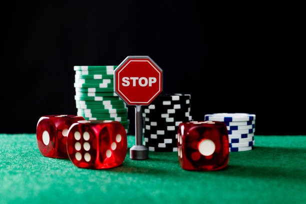 sahamtoto togel Live Roulette studio table with dealer and wheel